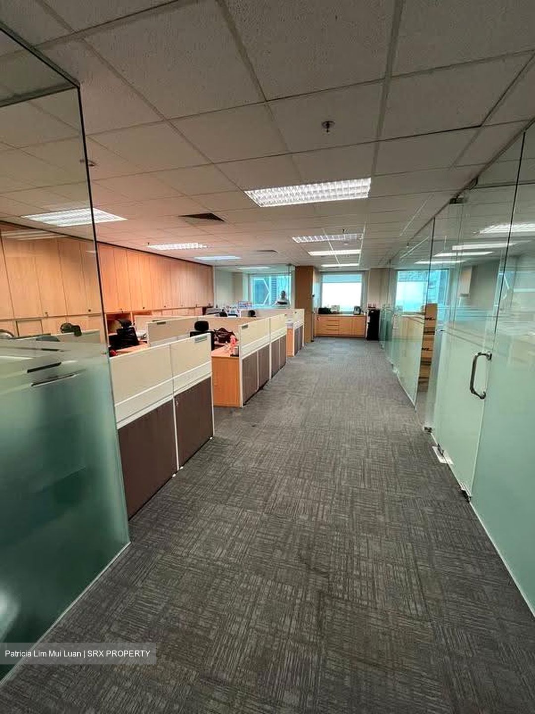 Oue Downtown (D1), Office #618130351